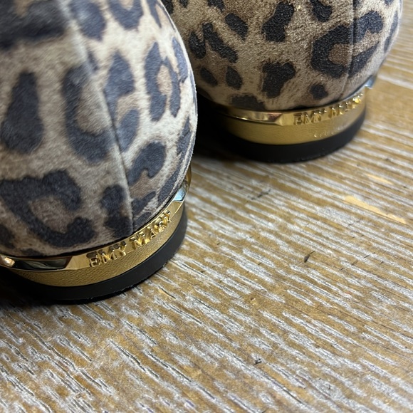 EMY MACK Leopard Leather Gold Pointy Flats 6 - Picture 10 of 12